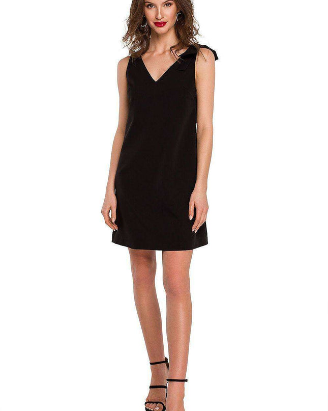 Chic Bow-Detail Trapeze Dress