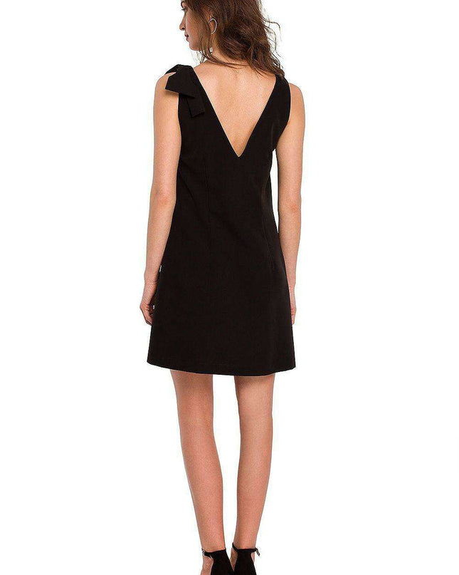 Chic Bow-Detail Trapeze Dress