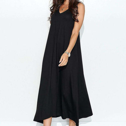 Chic Sleeveless Knit Dress with Unique Back Design