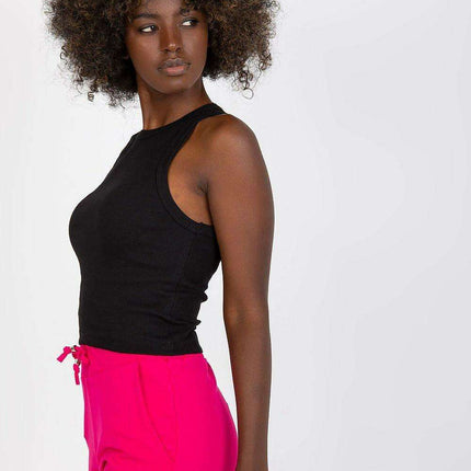 Chic Ribbed Black Tee