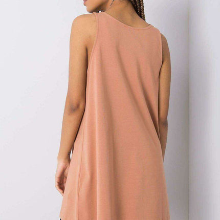 Chic Sleeveless Top with Unique Graphic Design