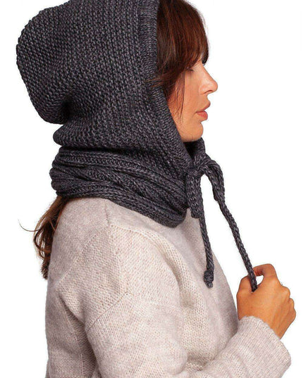 Cozy Autumn Elegance: Knit Infinity Scarf for Fall Fashion