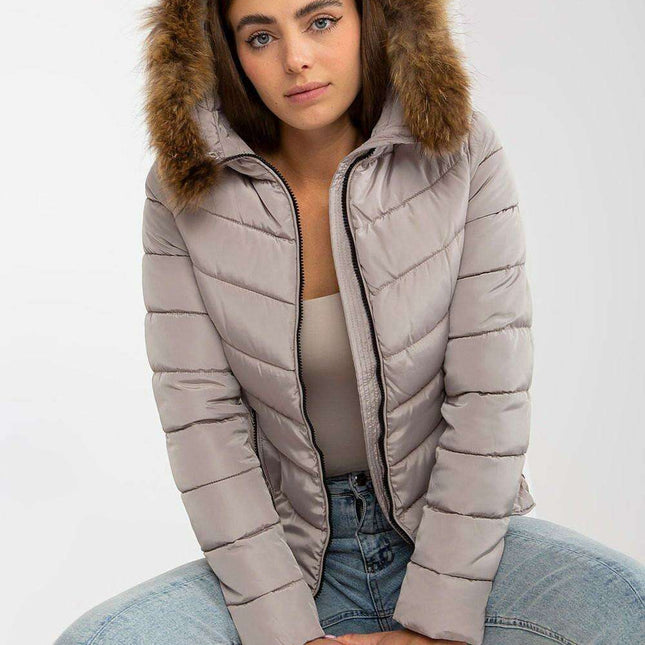 All-Weather Polyester Jacket: Style and Comfort for Everyone