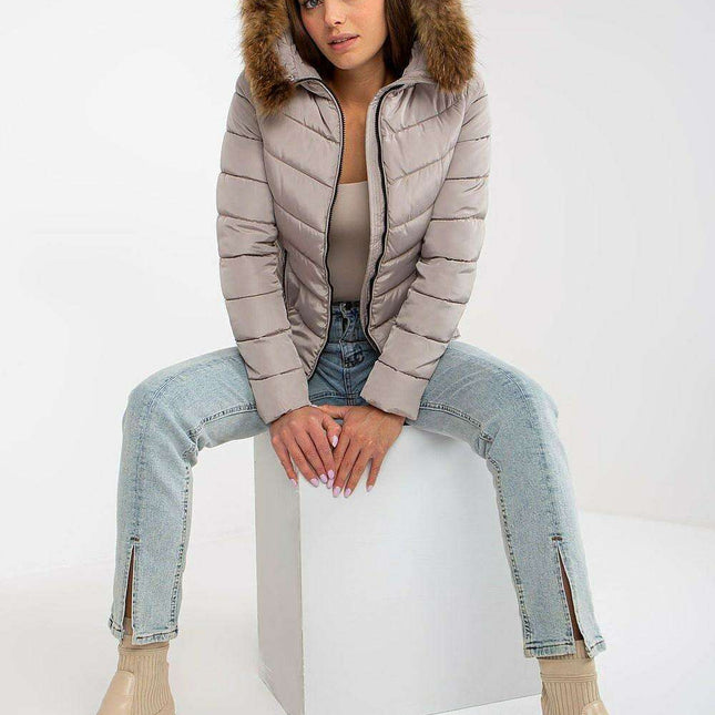 All-Weather Polyester Jacket: Style and Comfort for Everyone