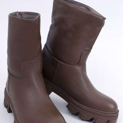 Chic Organic Leather Boots for Modern Women - Model 172871