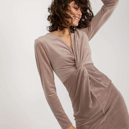 Chic Velvet Bodycon Evening Dress For Elegant Occasions