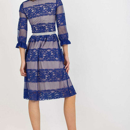 Chic Lace Evening Dress with 3/4 Sleeves and Adjustable Waist Sash