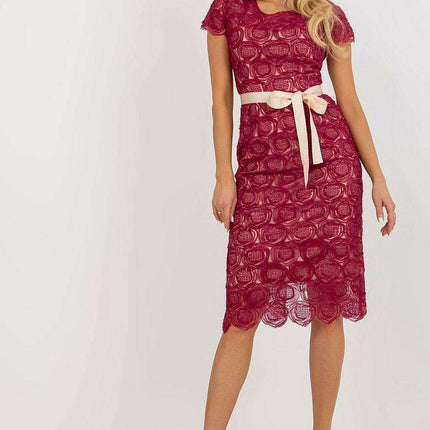 Sophisticated Lace Cocktail Dress with Adjustable Waist Tie