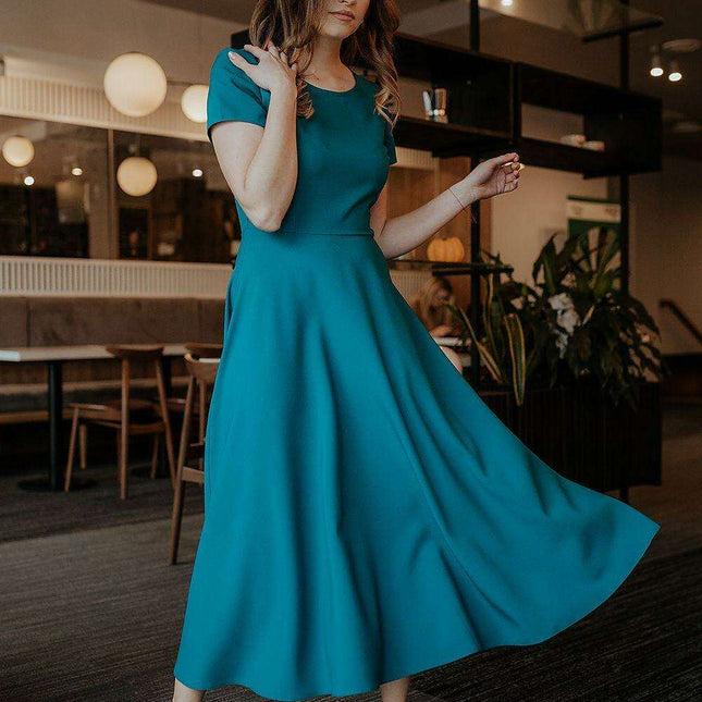 Elegant Midi Dress with Flared Sleeves and Hidden Zipper