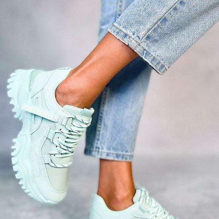 Stylish Women's Athletic Sneakers - Model 177299