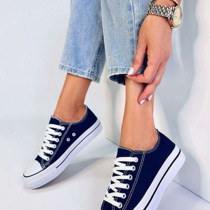 Chic Comfort Sneakers for the Contemporary Woman - Model 178738