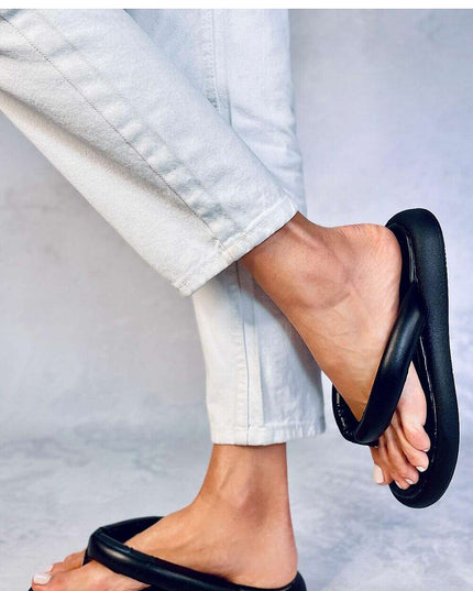 Japanese flip-flops model 179884