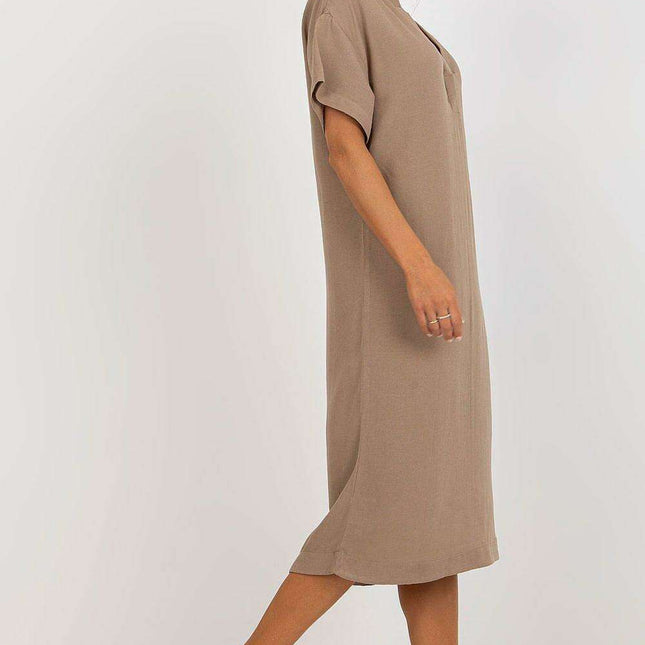 Chic Heart Neckline Shirt Dress with Side Slit - Effortless Daytime Style