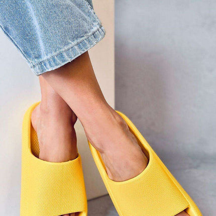 Cushioned Women's Summer Flip-Flops Model 180436