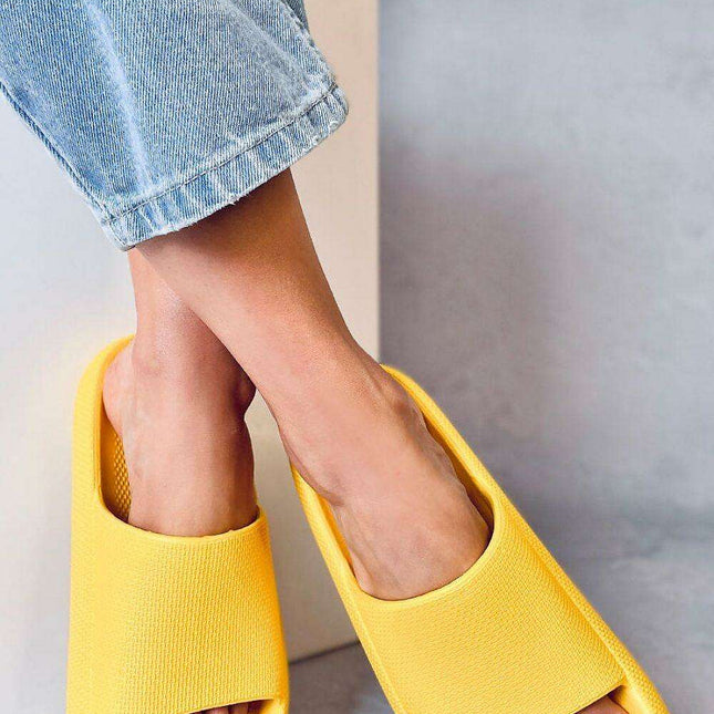 Cushioned Women's Summer Flip-Flops Model 180436