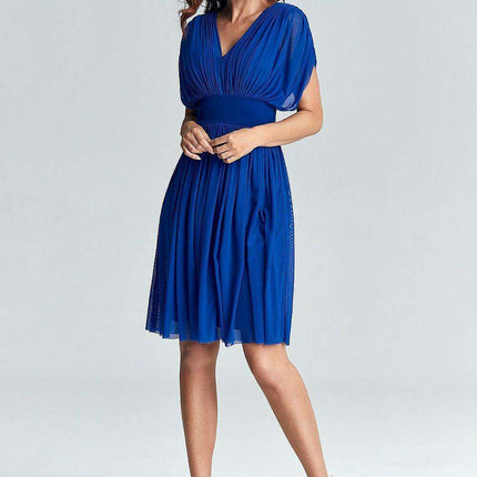 Sophisticated Mesh Evening Gown with Graceful Sleeves