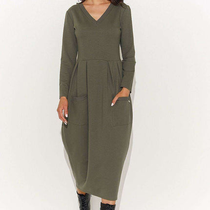 Elegant Comfort Knit Midi Dress: A Perfect Blend of Style and Ease