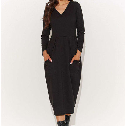 Elegant Comfort Knit Midi Dress: A Perfect Blend of Style and Ease