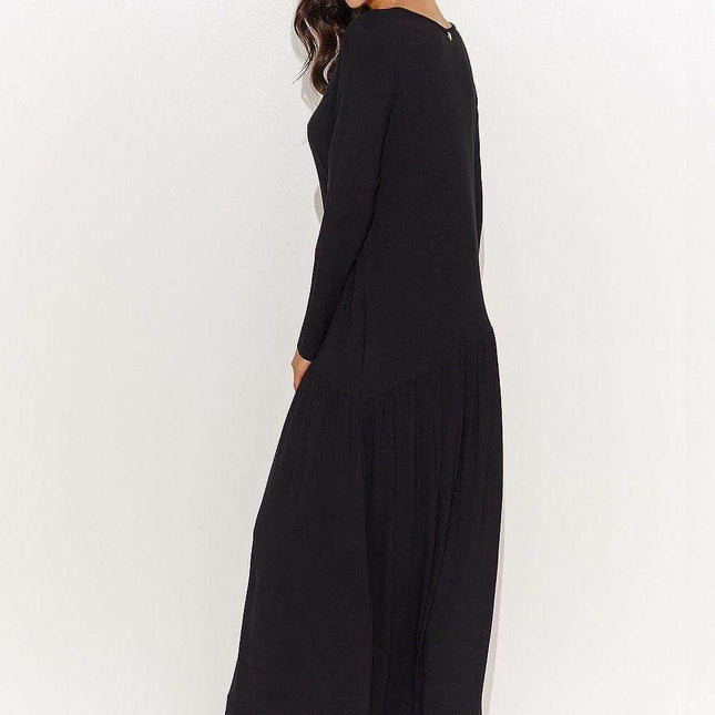 Elegant Viscose Knit Maxi Dress with Modern Touches