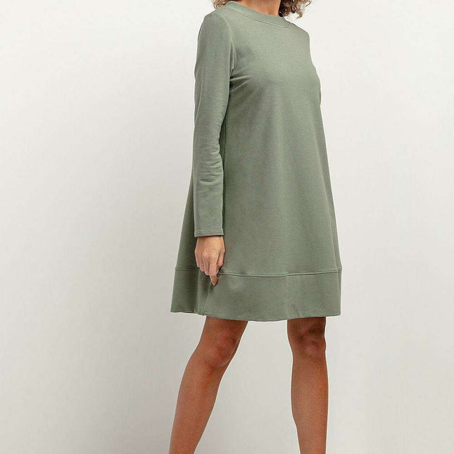 Chic Fall Knit Dress with Elegant Stand-Up Collar