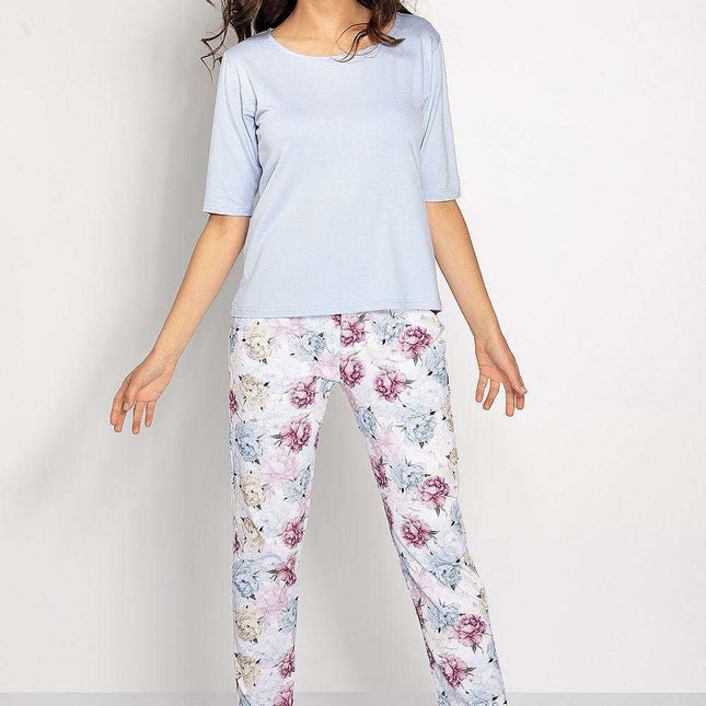 Chic Women's Sleepwear Ensemble - Exquisitely Crafted in Poland