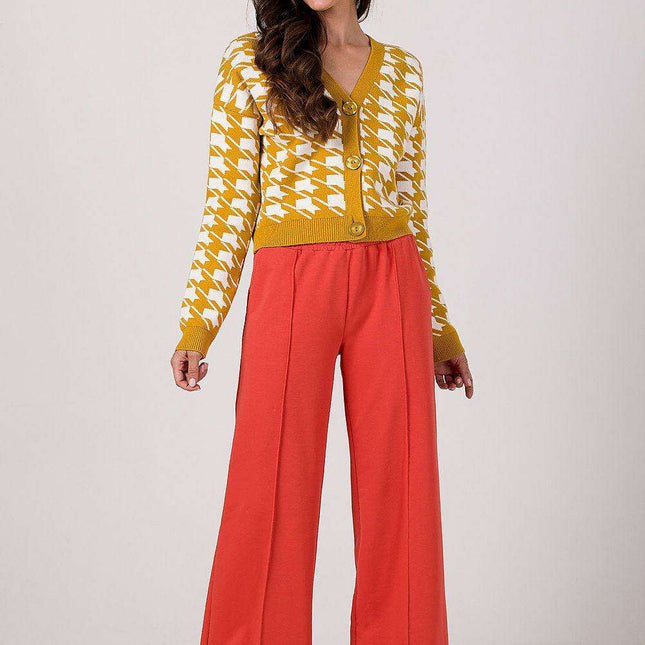 Sophisticated Knit Cardigan: Elegant Button-Up Sweater for Layering