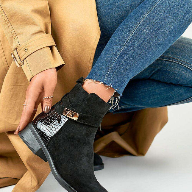 Stylish Eco-Friendly Winter Boots with Patent Accents and Cozy Fur Interior