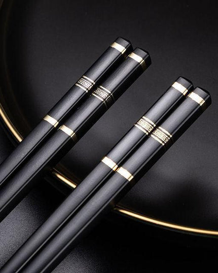 Eco-Conscious Dining: Elegant Japanese and Chinese Chopsticks Set