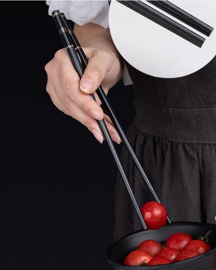 Eco-Conscious Dining: Elegant Japanese and Chinese Chopsticks Set
