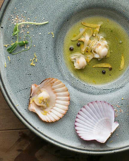 Charming Japanese Ceramic Breakfast Dish with Playful Straw Hat Design