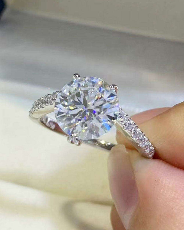 Elegant Lab-Grown Diamond Ring with Stunning Accents