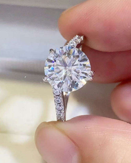 Elegant Lab-Grown Diamond Ring with Stunning Accents