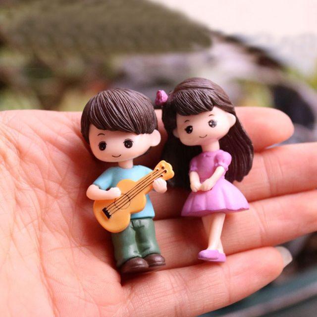Enchanting Mini Resin Figurines Set - Cartoon Couple Chairs Fairy Tale Decor