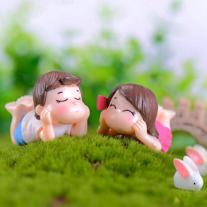 Enchanting Mini Resin Figurines Set with Adorable Cartoon Couple on Chairs