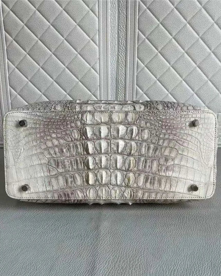 Elegant Crocodile Leather Tote Bag: A Statement of Luxury for Fashion-Forward Women