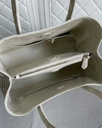 Elegant Crocodile Leather Tote Bag: A Statement of Luxury for Fashion-Forward Women