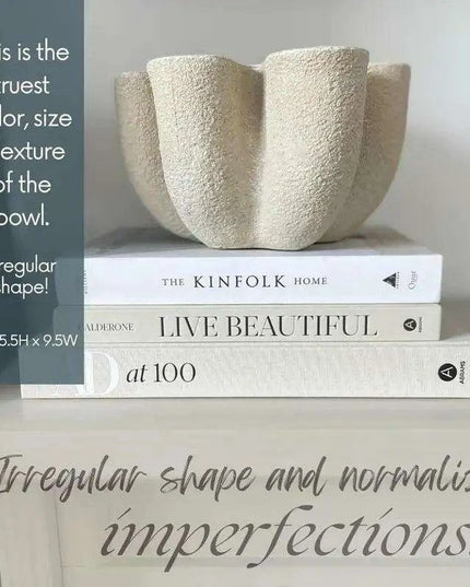 Elegant Resin Vase with Curved Groove Design