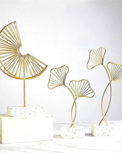 Exquisite Golden Metal Art Decor with Elegant Palm Leaf Pattern