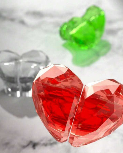 Elegant Heart-Shaped Flush Button - A Touch of Style for Your Bathroom