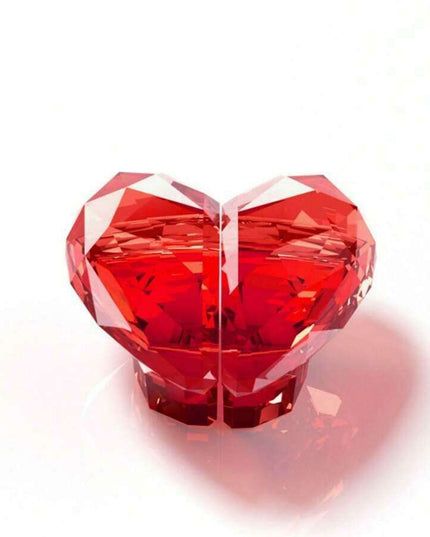 Elegant Heart-Shaped Flush Button - A Touch of Style for Your Bathroom