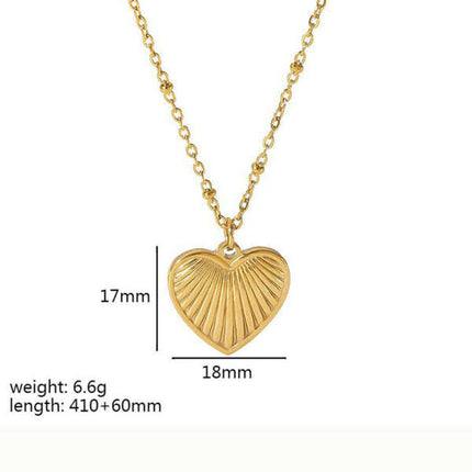 Fashionable and versatile heart-shaped textured pendant necklace
