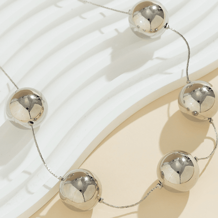 Exaggerated round punk collarbone chain Geometric beads Beaded necklace