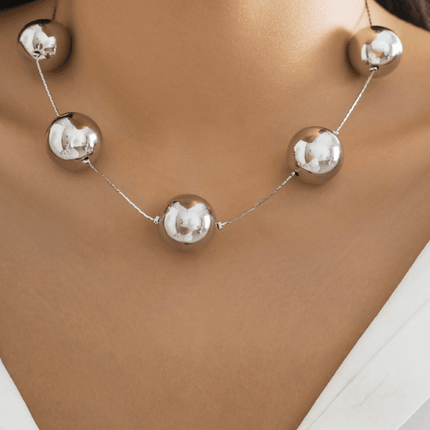 Exaggerated round punk collarbone chain Geometric beads Beaded necklace