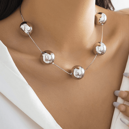 Exaggerated round punk collarbone chain Geometric beads Beaded necklace