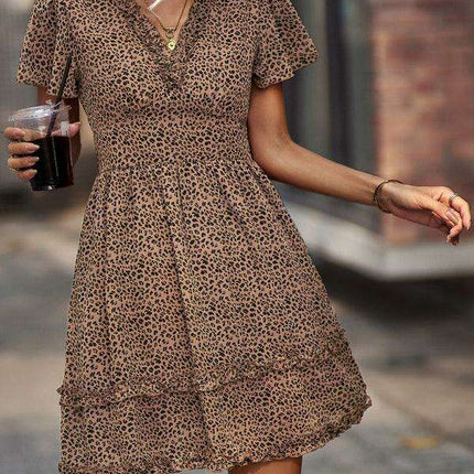 Chic V-Neck Dress: Your Go-To Essential for Spring and Summer Style