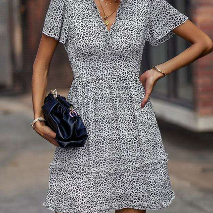 Chic V-Neck Dress: Your Go-To Essential for Spring and Summer Style