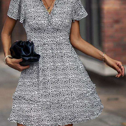 Chic V-Neck Dress: Your Go-To Essential for Spring and Summer Style