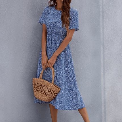 Chic Petite Floral Summer Dress with Short Sleeves