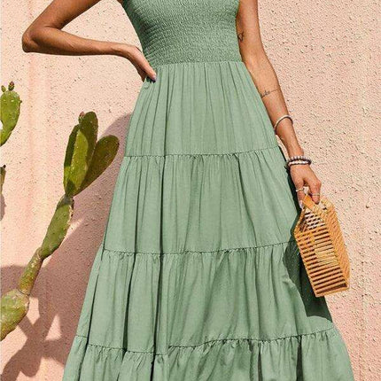 Chic Elegance: Sleek Solid Color Pleated Swing Dress for Contemporary Women