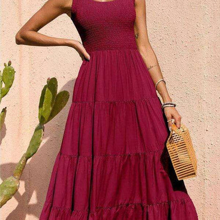 Chic Elegance: Sleek Solid Color Pleated Swing Dress for Contemporary Women